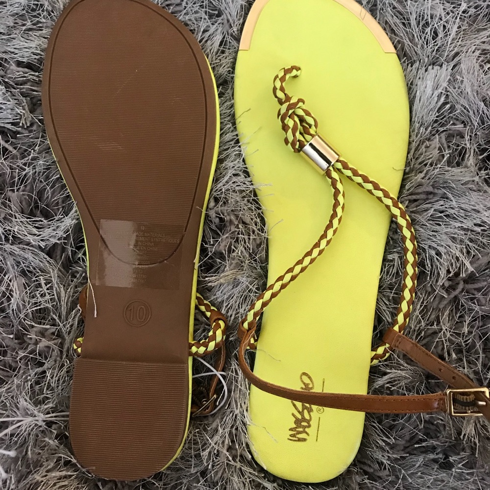Sandals - Picture 2 of 3